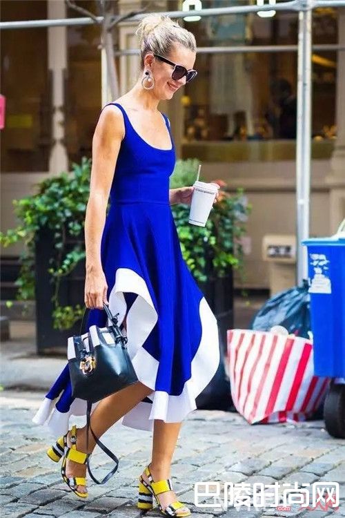 平口款式介绍_开启浪漫盛夏的最佳之选 一条动人的吊带裙