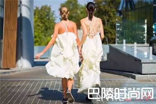 背后亮点介绍_开启浪漫盛夏的最佳之选 一条动人的吊带裙