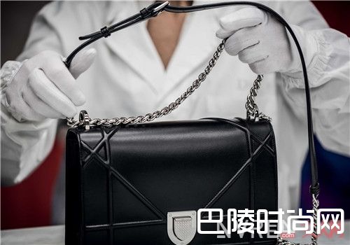 Diorama经典小黑包简介_小黑包有哪些经典款式?有品位的人都需要有一款小黑包!