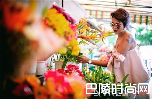 粉色系单品介绍_最减龄的搭配交给你了 别再让人叫阿姨了