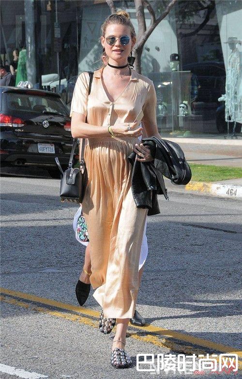 素面款Choker介绍_你最爱的Choker今年流行的是这几款 