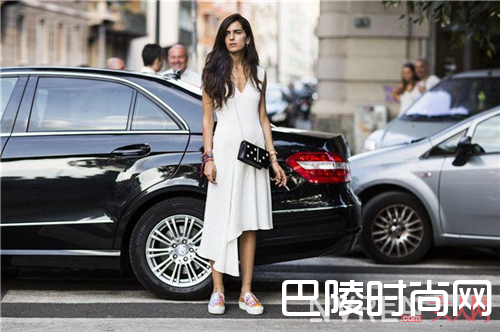 sneaker介绍_最减龄的搭配交给你了 别再让人叫阿姨了