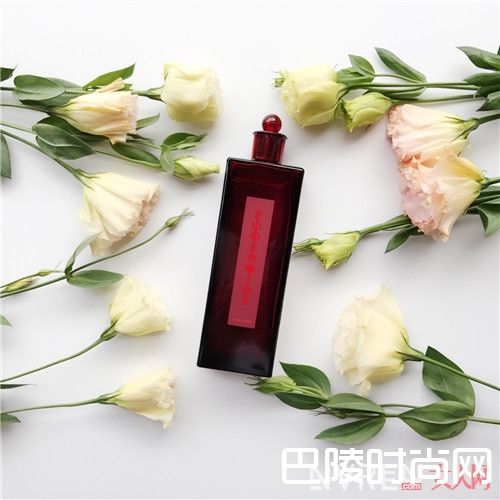 资生堂 红色蜜露精华化妆液对皮肤有什么作用_夏天零差评化妆水有哪些?14款零差评化妆水不能没有!