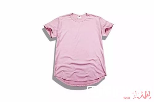 粉色T恤如何搭配?_告别黑白tee 这些有颜色的T恤让你帅出不同!