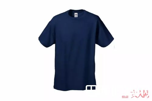 海军蓝T恤如何搭配？_告别黑白tee 这些有颜色的T恤让你帅出不同！