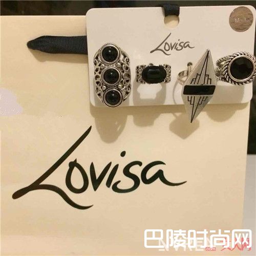 Lovisa小众耳饰简介_夏日心机小众饰品搭配：花小钱就能变时尚的小众耳饰分享给你！