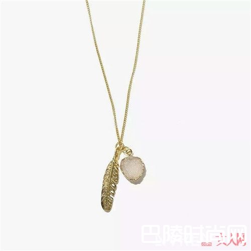 Fawn x Fern新加坡品牌饰品简介_夏日心机小众饰品搭配：花小钱就能变时尚的小众耳饰分享给你！