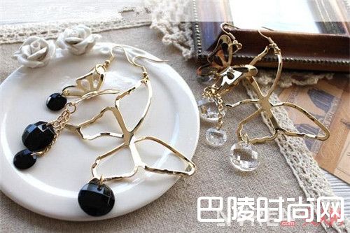 Osewaya小众饰品简介_夏日心机小众饰品搭配：花小钱就能变时尚的小众耳饰分享给你！