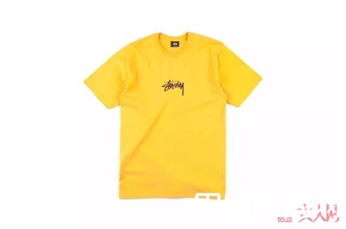  黄色T恤如何搭配？_告别黑白tee 这些有颜色的T恤让你帅出不同！