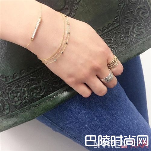 Fawn x Fern新加坡品牌饰品简介_夏日心机小众饰品搭配：花小钱就能变时尚的小众耳饰分享给你！