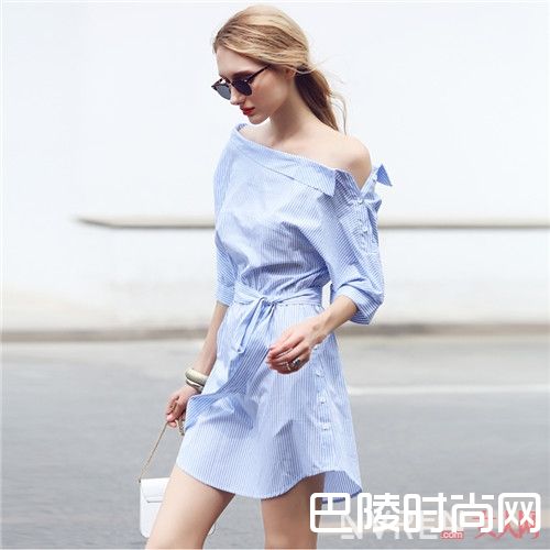 2017年火爆露肩款衬衫裙怎么打造迷人感觉_夏季最潮搭:街拍达人怎么搭配衬衫裙清凉十足又不失时尚？