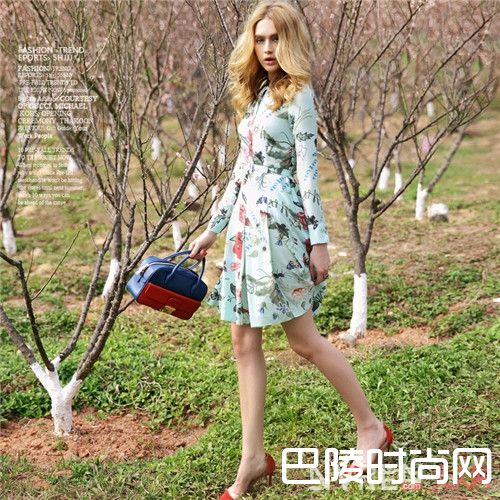 印花衬衫裙是今年夏天大热单品吗_夏季最潮搭:街拍达人怎么搭配衬衫裙清凉十足又不失时尚?