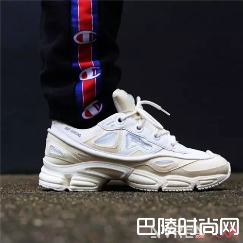 adidas x Raf Simons Ozweego Bunny_2017上半年十大联名鞋款 你都猜对了吗?