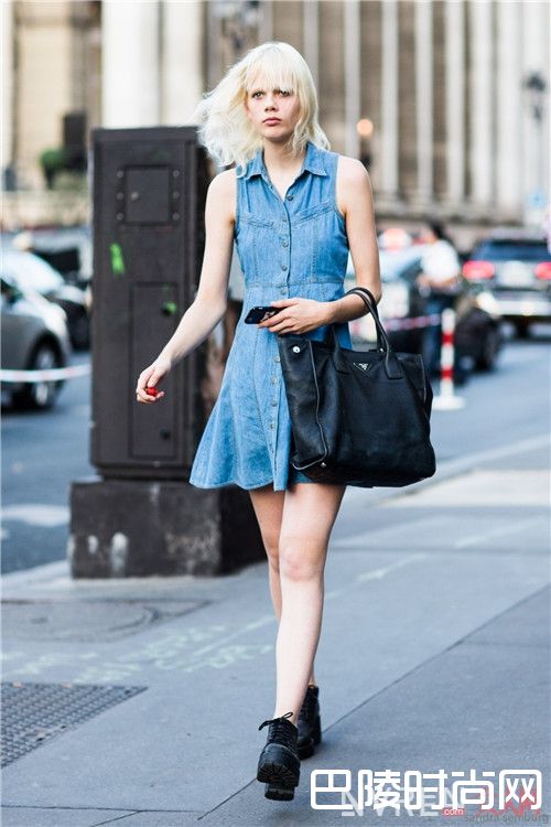 A字衬衫裙怎么打造甜美感觉_夏季最潮搭:街拍达人怎么搭配衬衫裙清凉十足又不失时尚？