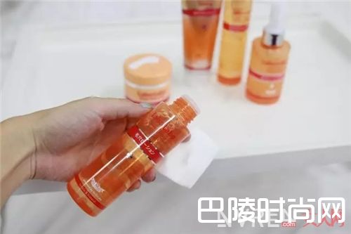 城野医生毛孔细致化妆水_想做冻龄女神 这几件护肤美物千万别错过~