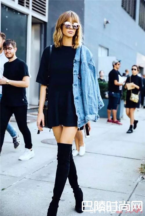 纯色T恤裙如何穿搭？_如何当个时髦懒人？首先你要有一件T恤裙！