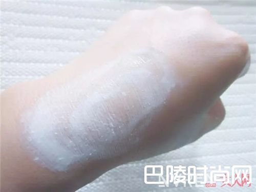 悦诗风吟济州岛火山岩泥毛孔清洁紧实面膜_这些回购率超高的面膜 让你美得很放心~