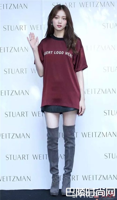 字母T恤裙如何穿搭?_如何当个时髦懒人?首先你要有一件T恤裙!