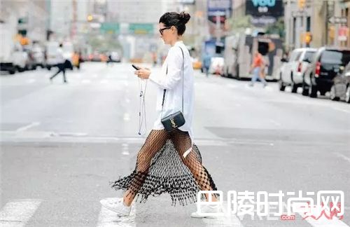 薄纱连衣裙如何搭配?_度假正确的style 从这5条仙女裙装扮开始