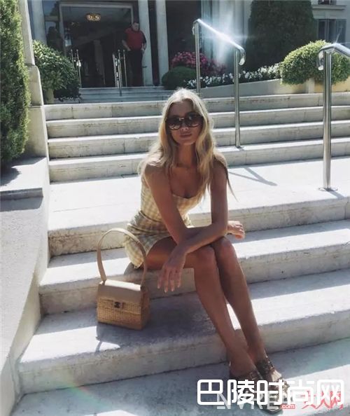 格纹连衣裙如何搭配?_度假正确的style 从这5条仙女裙装扮开始