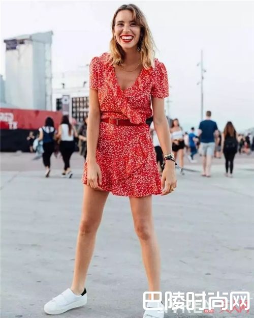 印花连衣裙如何搭配？_度假正确的style 从这5条仙女裙装扮开始