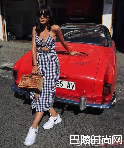  格纹连衣裙如何搭配？_度假正确的style 从这5条仙女裙装扮开始