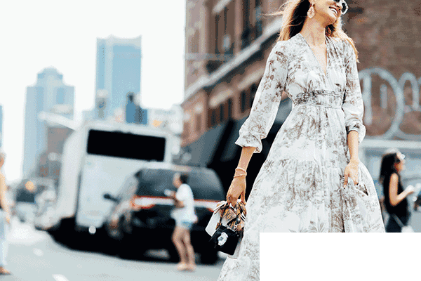 印花连衣裙如何搭配？_度假正确的style 从这5条仙女裙装扮开始