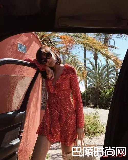 印花连衣裙如何搭配？_度假正确的style 从这5条仙女裙装扮开始