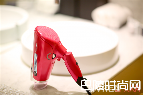 TESCOM TCD4000吹风机有什么功能_什么吹风机好用?这四款吹风机好用又有颜吗?