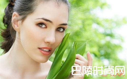 夏日肌肤保湿的步骤是什么_夏季护肤需要注意什么技巧？不同肤质怎么护肤好？