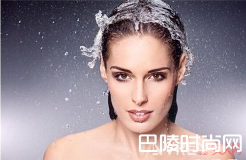 夏日肌肤保湿的步骤是什么_夏季护肤需要注意什么技巧？不同肤质怎么护肤好？