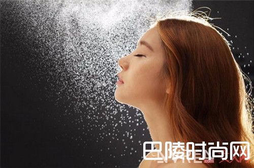 夏季选择喷雾要选哪种产品_夏季护肤需要注意什么技巧？不同肤质怎么护肤好？