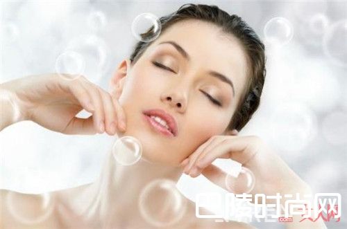 夏日肌肤保湿的步骤是什么_夏季护肤需要注意什么技巧?不同肤质怎么护肤好?