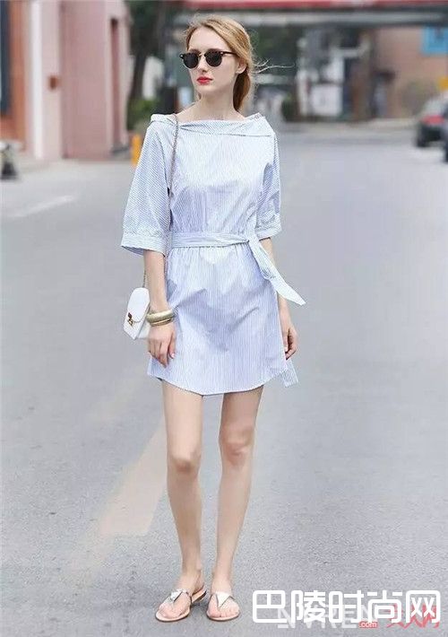 夏天最时髦的搭配是衬衫裙+平底凉鞋吗_今夏最舒服又时髦的穿搭：衬衫裙和什么鞋子搭配才最潮最时尚？