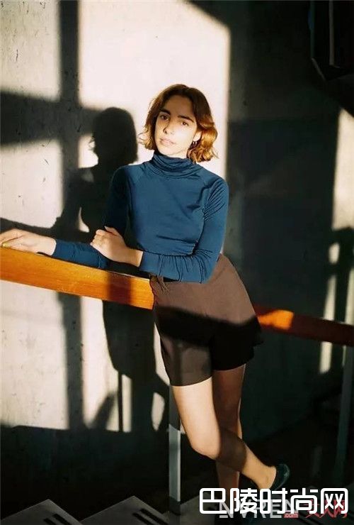 半高领和吊带_这5套极简搭配送给你 让你美一夏