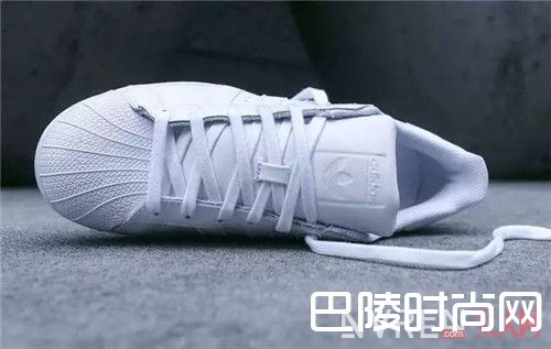 Adidas Classic Shell Toe介绍_还好今年有这五大复古风的白鞋 再也不怕撞鞋了