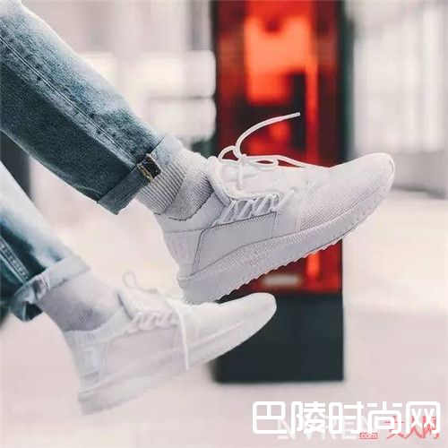 A TSUGIShinsei介绍_还好今年有这五大复古风的白鞋 再也不怕撞鞋了