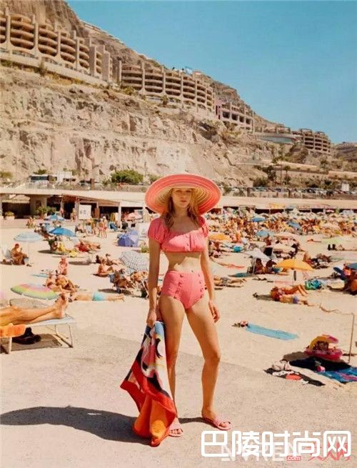 梨形身材穿什么泳衣_ 最适合你身材的泳衣，我帮你挑好你负责穿