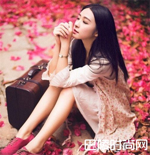 黑长直发的女生是男生眼里的女神吗_8款最容易让男生怦然心动的发型 你是哪一款?