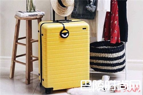 Away介绍_这8个物美价廉的行李箱 才能配得上你的盛夏