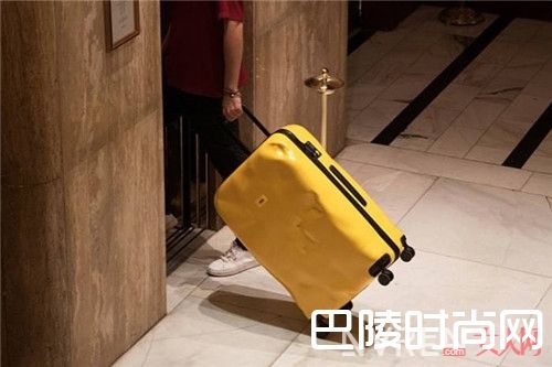 Crash Baggage介绍_这8个物美价廉的行李箱 才能配得上你的盛夏