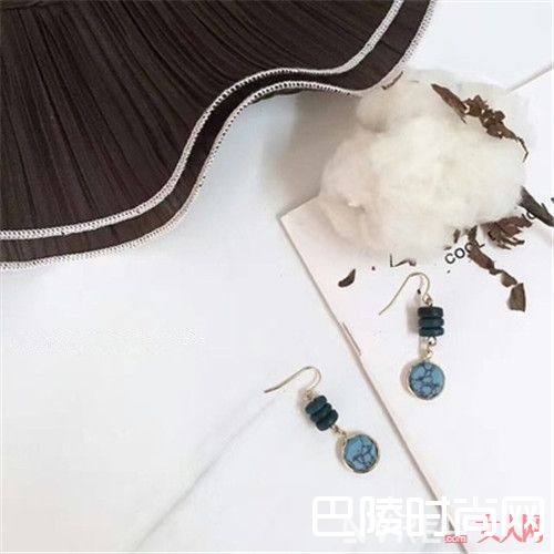 Bonsergent耳饰有何特色_夏日耳饰怎么打造？这6款耳饰品牌让你搭配出时髦可爱感！