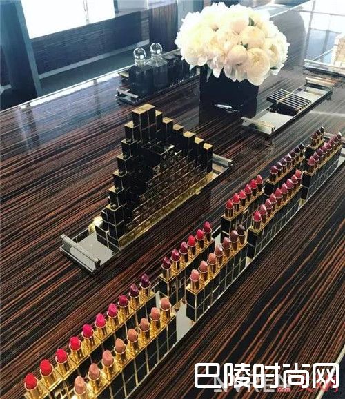 TOM FORD介绍_下半年不要男朋友也必须买的10款口红