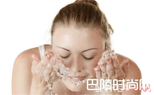 正确的卸妆步骤是什么_最好用的10款卸妆产品有哪些?卸妆干净对皮肤有什么伤害?