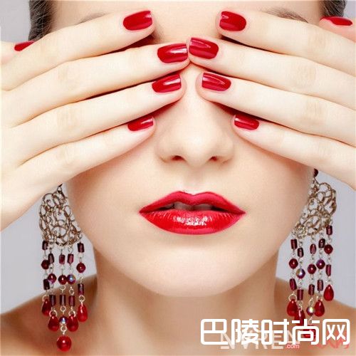 妙巴黎天鹅绒哑光雾面唇釉 平价彩妆产品简介_平价彩妆产品推荐:大牌彩妆平价替代品评测有哪些?(下)