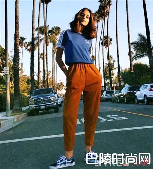 蓝色介绍_时髦的人才不会天天穿黑白 他们都爱糖果色