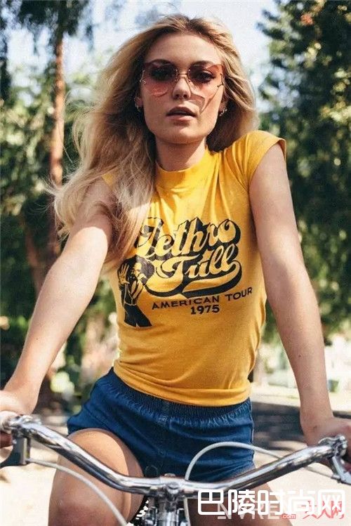 黄色介绍_时髦的人才不会天天穿黑白 他们都爱糖果色