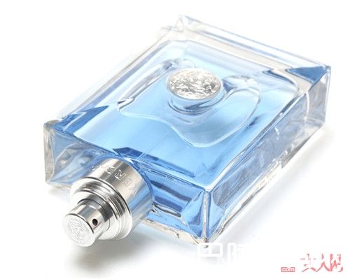 Versace 范思哲 同名经典男士香水简介_2017年适合男同胞们的香水十强：最火男香都有哪些品牌香水呢？
