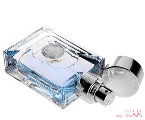 Versace 范思哲 同名经典男士香水简介_2017年适合男同胞们的香水十强:最火男香都有哪些品牌香水呢?