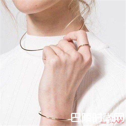 极简风配饰介绍_干净的女人运气都不会差 如何穿出干净感